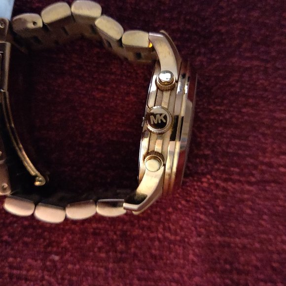 Amaze-Zing (B4) Sale!!: #217 Michael Kors Watch - Picture 8 of 8